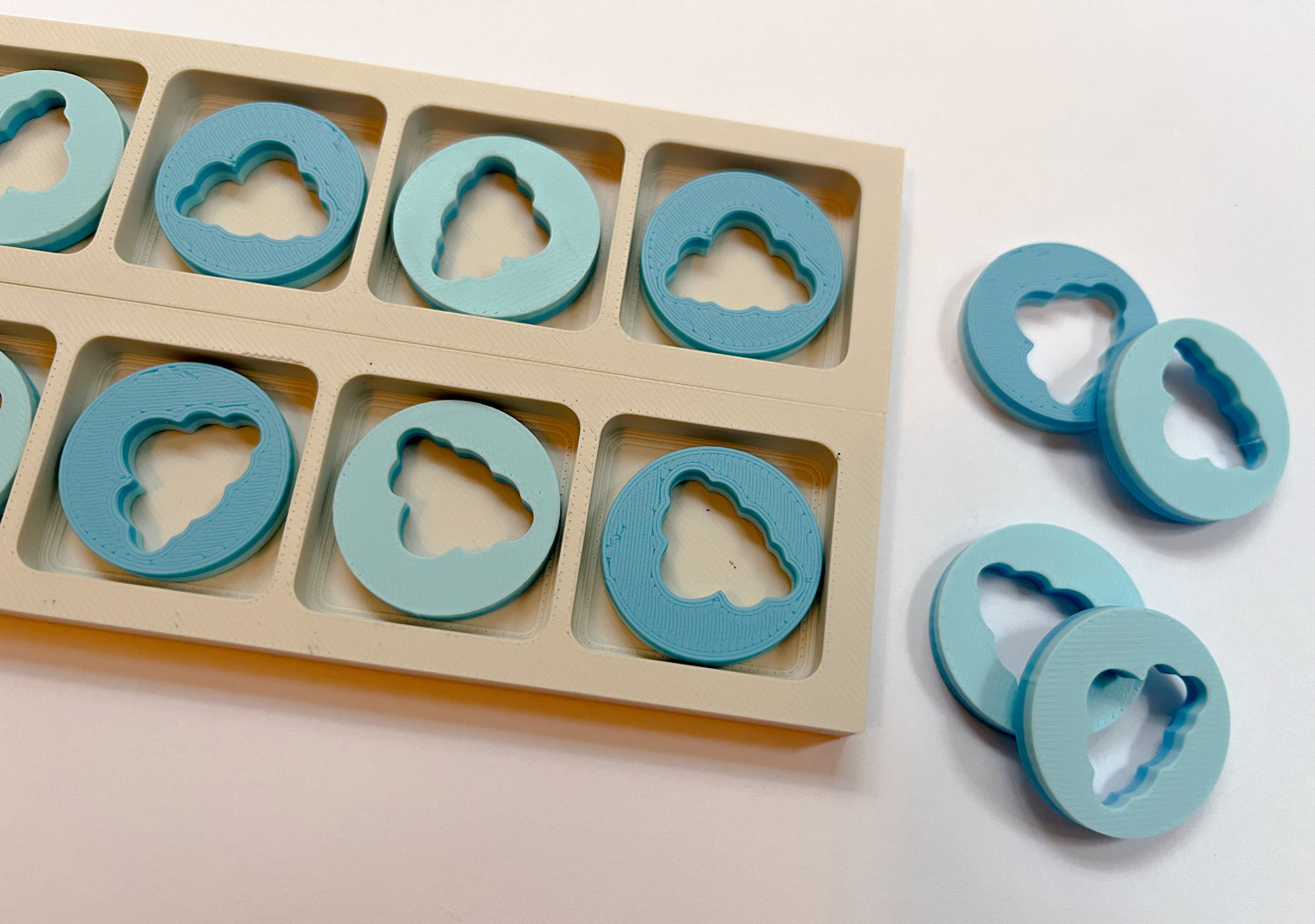 Cloud Reversible Round Counters (10 pk)