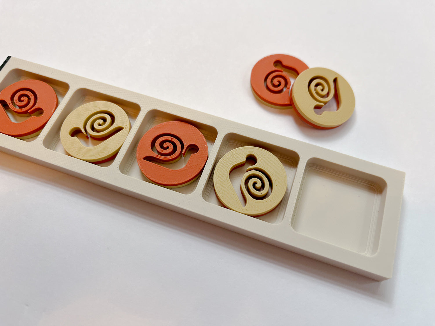 Snail Reversible Round Counters (10 pk)